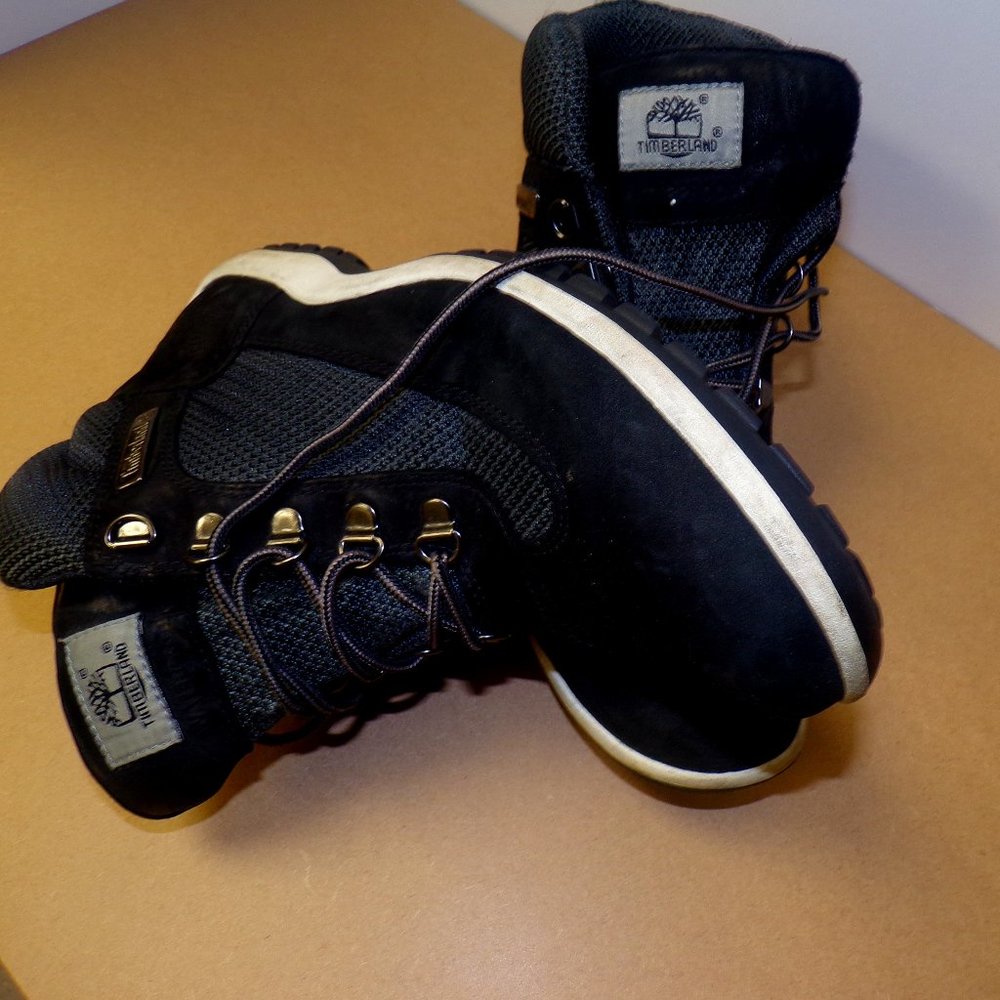 tennis shoes